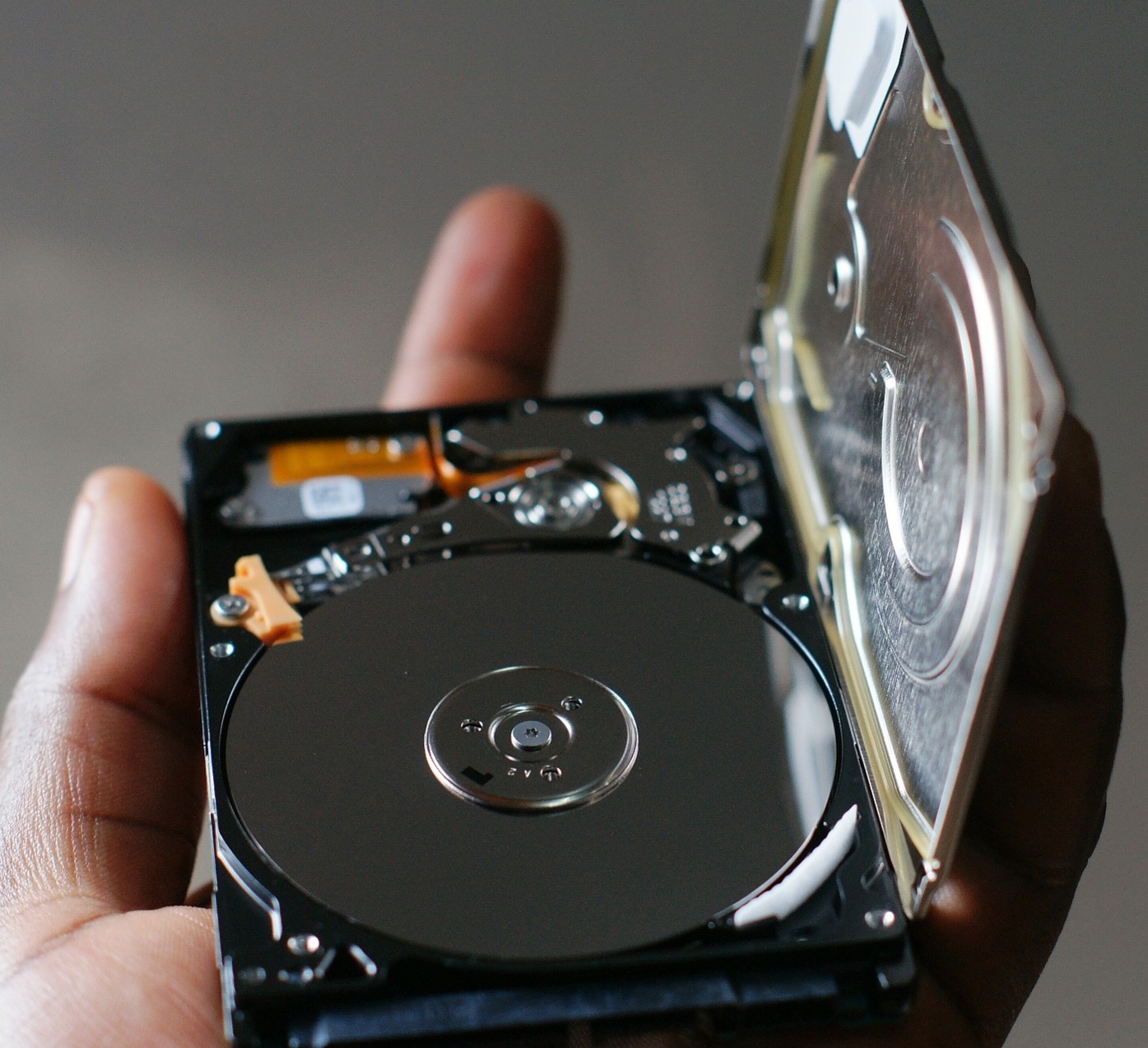 Laptop hard drive data recovery
